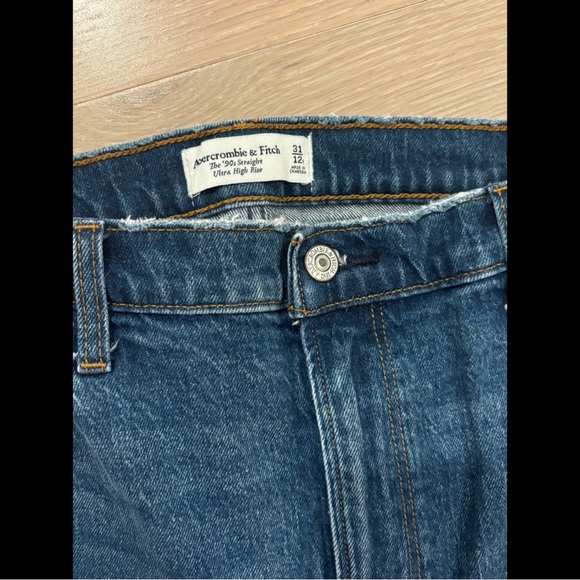 High Rise Blue Jeans - Picture 6 of 6